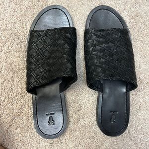 Frye Black woven leather sandals